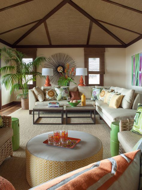 Tropical Eclectic Living Room, Hawaiian Living Room Decor, Vacation Villa Design, Hawaii Living Room Tropical Style, Hawaiian Homes Interior, Hawaiian Living Room, Tropical Interior Design Living Rooms, Hawaii Interior Design, Modern Tropical Living Room