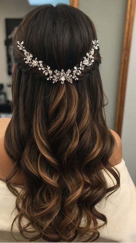 Hairstyle In Curls, Hairstyles For Long Hair With Accessories, Half Up Medium Hair Wedding, Curl Prom Hairstyle, Hair Styles For Long Hair For Weddings, Long Curls Hairstyles, Classy Prom Hair, Hair Curls Style, Long Hair Hairstyles For Wedding