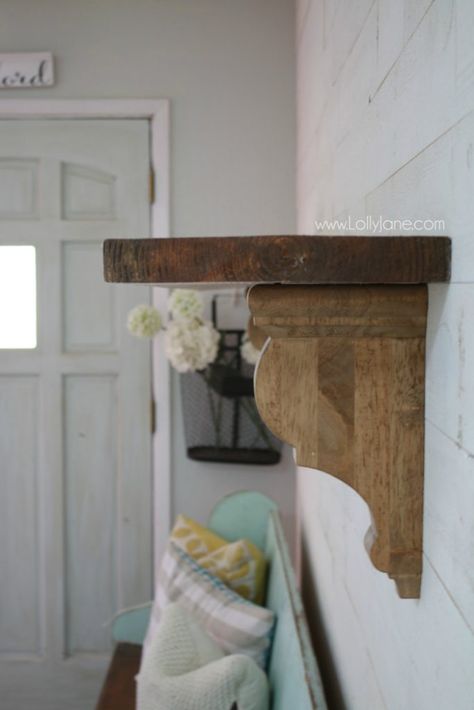 Diy Rustic Shelf, Diy Farmhouse Entryway, Entryway Wall Shelf, Diy Shelf Decor, Rustic Farmhouse Entryway, Hallway Shelf, Diy Exterior, Farmhouse Shelf, Rustic Wall Shelves