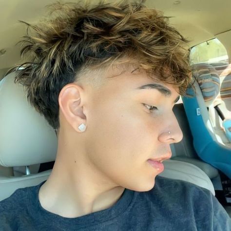 Boys Hair Highlights, Men Blonde Hair, Boy Haircuts Long, Mens Haircuts Short Hair, Highlights Curly Hair, Men Haircut Curly Hair, Mens Hairstyles Thick Hair, Men Hair Color, Curly Hair Men