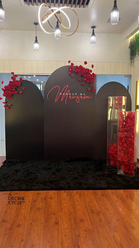 Black And Red Reception Decor, All Black Backdrop Ideas, Black And Red Wedding Backdrop, Red And Black 60th Birthday Ideas, All Black Party With Red Roses, Gala Backdrop Ideas, Red And Black Backdrop Ideas, Black Floral Backdrop, Red Rose And Black Themed Birthday Party