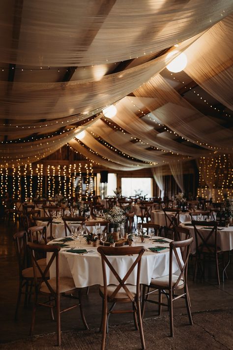 Shed Wedding, Fairy Lights Wedding, Wedding Ceiling, Barn Wedding Reception, Diy Barn, Barn Wedding Decorations, Barn Reception, Barn Decor, Venue Decor