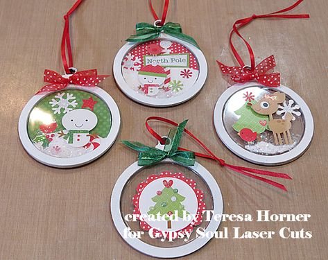 Shaker Ornaments, Count Down To Christmas, Cricut Christmas Ideas, Paper Christmas Ornaments, Christmas Paper Crafts, Gift Tag Cards, Christmas Ornaments Homemade, Handmade Christmas Ornaments, Christmas Minis