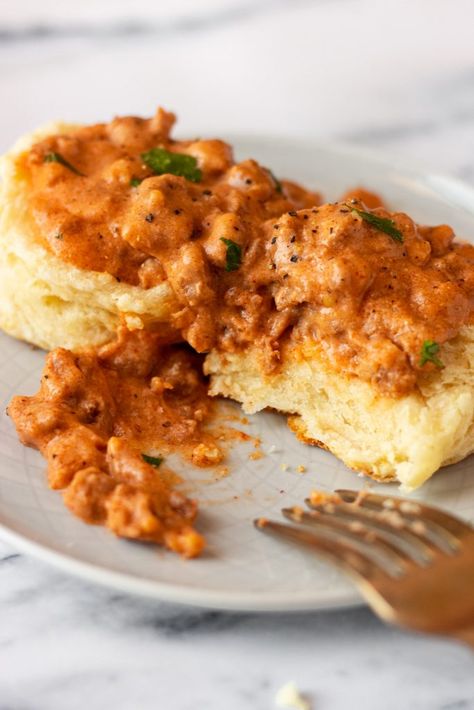 Chorizo Biscuits and Gravy — Damn, Spicy! Chorizo Biscuits, Chorizo Gravy, Spicy Gravy, Chorizo Recipes, Best Sausage, Chorizo Sausage, Big Breakfast, Mushroom Gravy, Sausage Gravy