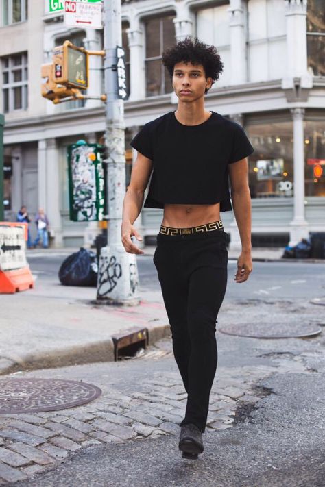 Croped masculinos Crop Tops For Men, Men Crop Top, Mens Crop Tops, Crop Top Men, Boys In Crop Tops, Mens Crop Top, Masculine Fashion, Masculine Style, Gay Fashion