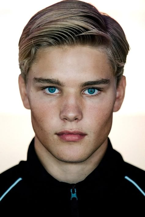 oscar wadsager Oscar Wadsager, Cool Blonde Hair Color Ideas, Cool Blonde Hair Color, Best Blonde Hair Color, Best Blonde Hair, Cool Blonde Hair Colour, Men Blonde Hair, Blonde Hair Boy, Blue Eyed Men