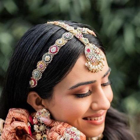 WEDDING WEAR GUIDES♥️ on Instagram: "Her Kaleera, Mehndi & Jewellery is the Main reason of attraction ✨🥰 . . Tag us in stories & post, we’ll repost Best Ones!🙏 Double tap here to spread some love!!❤️ KEEP LOVING & SHARING!!💛 . . {BRIDE @agrimamjindal} {OUTFIT BY @manishmalhotravows} {JEWELLERY BY @fooljhadi} {MAKEUP BY @poojakhuranabeauty} {PHOTOGRAPHY BY @cineloveproductions} {YOUR FAVOURITE @weddingwearguides} . . Follow @weddingwearguides for the latest inspiration,ideas and inspo!! . . DM Mehandi Jewellery For Bride, Shaadi Hairstyles, Hair Bun Design, Bangles For Wedding, Mehendi Jewellery, Mehndi Jewellery, Indian Headband, Keep Loving, Bridal Jewelry Sets Brides