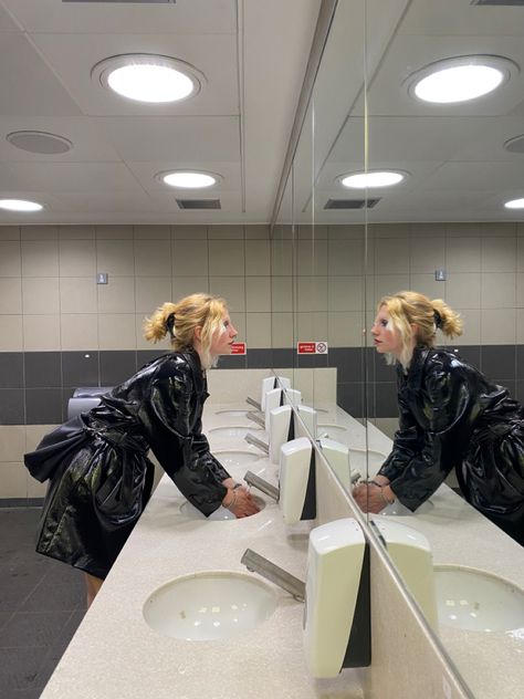 Photography mirror reflection monotone pallete Pose In Front Of Mirror, Foggy Bathroom Mirror Aesthetic, Mirror Room Photoshoot, Looking In The Mirror Reference, Looking In Bathroom Mirror, Looking In Mirror Reference, Tableau Photography, Mirror Editorial, Reflection Photoshoot