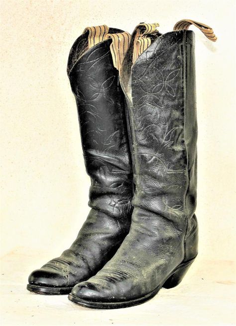 Old Cowboy Boots, Old West Boots, Old Cowboy, Dirty Boots, West Boots, Buckaroo Boots, Cowboy Gear, American Frontier, Vintage Cowboy Boots