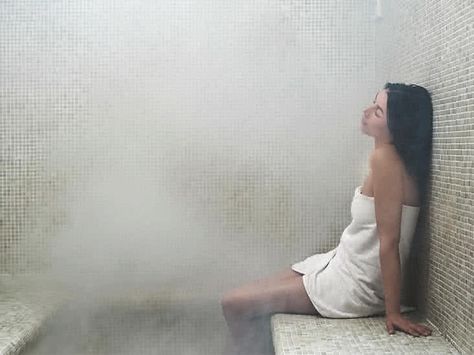 Spending time in a steam room can improve a person's health in several ways, especially for older individuals. Find out how. Home Steam Room, Sauna Health Benefits, Sauna Benefits, Steam Sauna, Hip Flexor Stretch, Steam Bath, Pilates Instructor, After Workout, Steam Room