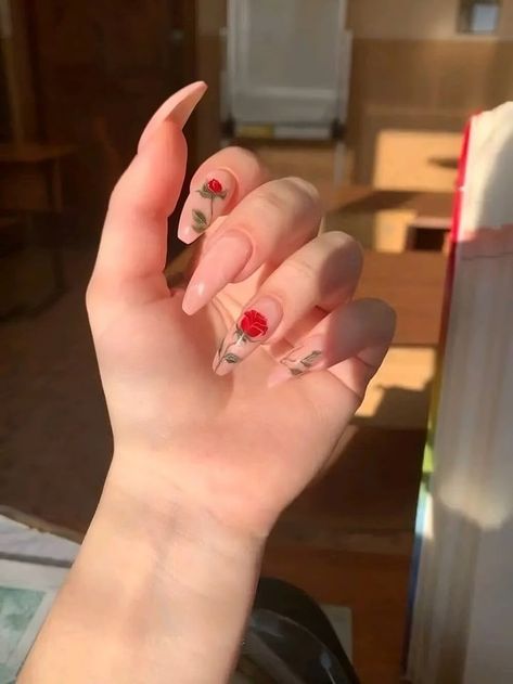 Rose Nail Designs, Beauty And The Beast Nails, Nail Art Fleur, Rose Nail Design, Belle Nails, Art Designs Ideas, Organic Nails, Sassy Nails, Floral Nail Designs