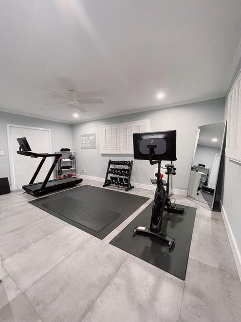 Fitness Room Ideas, Fitness Room Ideas Home, Home Gym Ideas Small Workout Rooms, Small Workout Room, Basement Workout Room, Peloton Room, Small Home Gym Ideas, Home Gym Basement, Home Gym Ideas