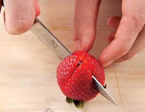 How-To: Fresh Strawberry Rosettes - TeaTime Magazine Strawberry Garnish, Cut Strawberries, Afternoon Tea Recipes, Strawberry Roses, Sparkling Cider, Strawberry Flower, Strawberry Champagne, Strawberry Slice, Strawberry Syrup