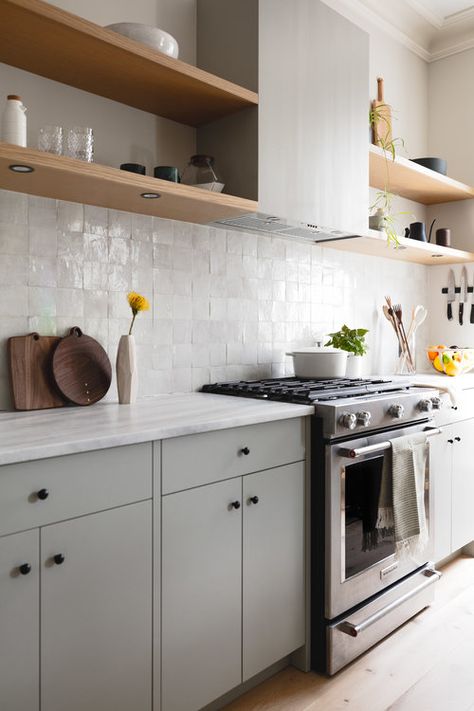 CLASSON RESIDENCE — Shapeless Studio Architecture & Interiors Brooklyn Kitchen, Lovely Grey, Warm Kitchen, Minimal Kitchen, Zellige Tile, Kitchen Reno, Kitchen Tiles, White Cabinets, Kitchen Backsplash