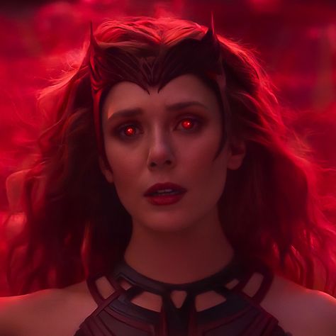 Witch Gif, Scarlet Witch Costume, Olsen Scarlet Witch, Film Characters, Paul Bettany, Elizabeth Olsen Scarlet Witch, Image Film, Scarlet Witch Marvel, Marvel Images