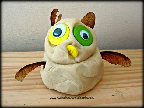 Baby Play Dough, Owl Babies Book, Owl Preschool, Preschool Playdough, Owl Activities, Clay Activity, Thanksgiving Crafts Decorations, Owl Babies, Moon Unit