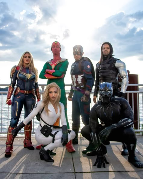 Superhero And Villian Costumes, Group Halloween Costumes Superhero, Marvel Avengers Halloween Costumes, Mcu Cosplay, Super Hero Group Costumes, Avengers Halloween Costume Group, Superheroes Group Costume, Marvel Custome Halloween, Avengers Costumes For Women