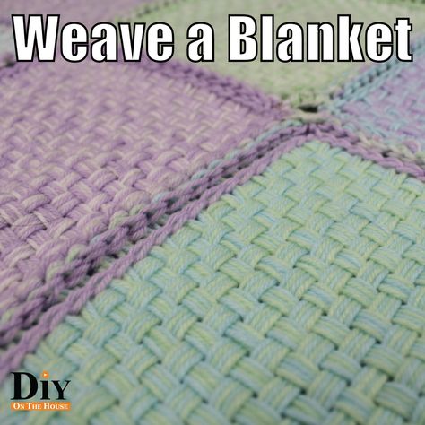 Great way to weave a blanket using a small pin loom. This makes a great weaving project! #diyonthehouse Pin Loom Weaving Blankets, Square Loom Weaving, Peg Loom Weaving Projects, Weave A Blanket, Peg Looms, Loom Blanket, Pin Loom, Pin Weaving, Weaving Loom Diy