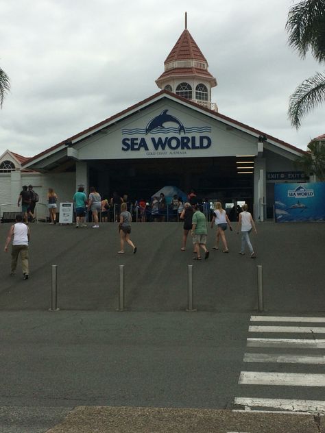 Sea World, Gold Coast, Australie 25/10/2015 Seaworld Gold Coast, Sea World Australia, H2o Characters, Sea World Gold Coast, Gold Coast Theme Parks, Coast Aesthetic, Cute Home Screen Wallpaper, Cute Home Screens, Gold Coast Australia