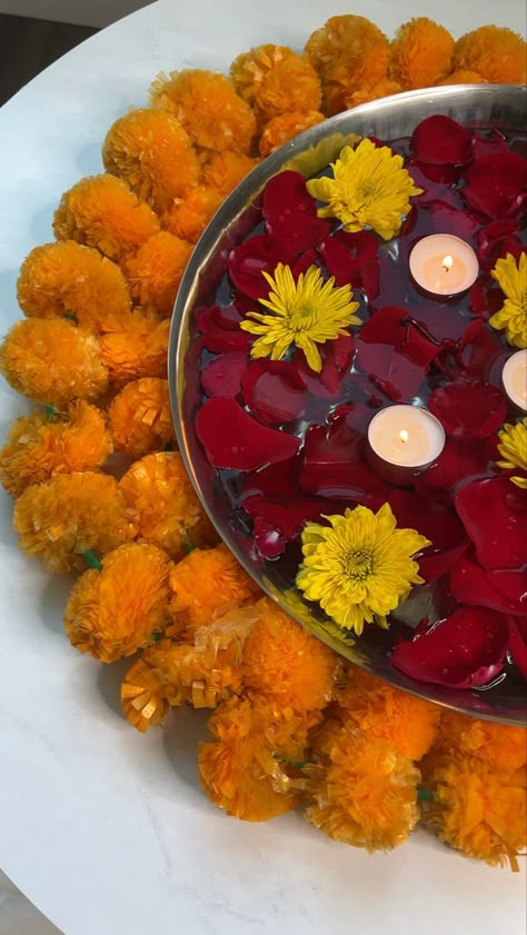 Floating Flower Rangoli, Diwali Floral Decor, Aesthetic Diwali Decorations At Home, Diwali Decoration With Flowers, Flower Decoration For Diwali At Home, Simple Diwali Decorations At Home, Diwali Candle Decoration, Diwali Flower Decoration, Floating Rangoli