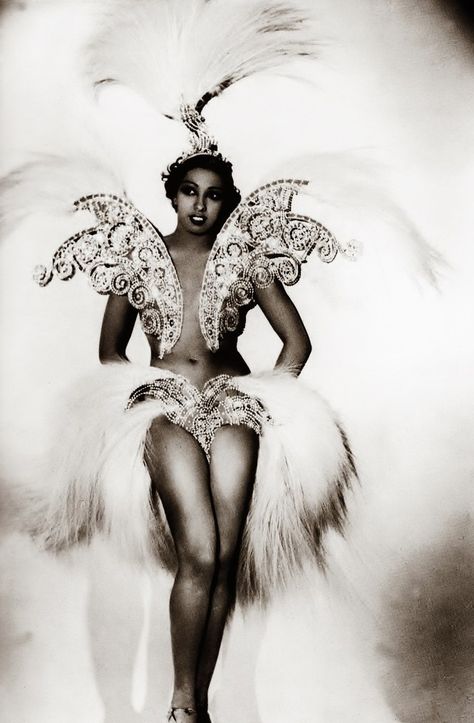 Beautiful Josephine Baker, 1920s Anita Ekberg, Ursula Andress, Josephine Baker, Vintage Black Glamour, Olivia Munn, Tina Turner, Diana Ross, Roaring Twenties, Brigitte Bardot