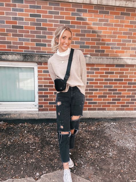 White Mock Neck Top Outfit, Mock Neck Top Outfit Layered, Mock Neck Tank Outfit, Turtleneck Layering Outfit, White Turtleneck Outfit Layer, Outfits With Black Turtleneck, Turtle Neck Outfit Layers, Mock Neck Sweater Outfit, Mock Neck Outfit