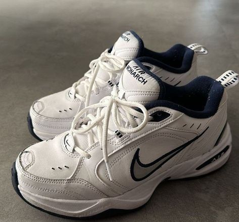 Old Nikes, Volleyball Outfit, Yantai, Colorful Sneakers, Dr Shoes, Trendy Shoes Sneakers, Pretty Shoes Sneakers, Healthy Glowing Skin, Dad Shoes