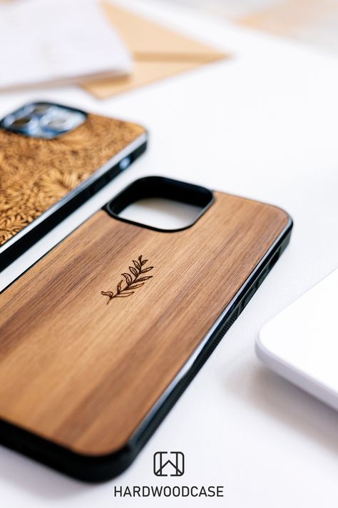 Wildflowers Engraved wood iPhone Magsafe case. Wood Phone Accessories, Wooden Phone Amplifier, Wood Phone Speaker, Mobile Phone Holder Wooden, Iphone Store, Chirstmas Gift, Wooden Phone Case, Wood Phone Case, Wood Case Iphone