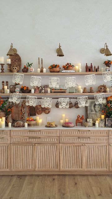 Mexican Witch Aesthetic, Modern Ofrenda, Dia De Los Muertos Decorations Ideas Altars, Hacienda Style Kitchen, Dia De Los Muertos Decorations Ideas, Modern Mexican, Mexican Home Decor, Mexico Culture, Mexican Home