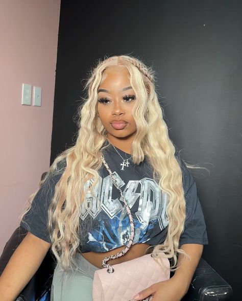 Blonde Hair Outfit Ideas, Birthday Hair Black Women, Blonde Prom Hair, Cutesy Hairstyles, Vacay Hairstyles, Side Shaved Hair, Blonde Side Part, Blonde Hair Outfits, Side Shaved