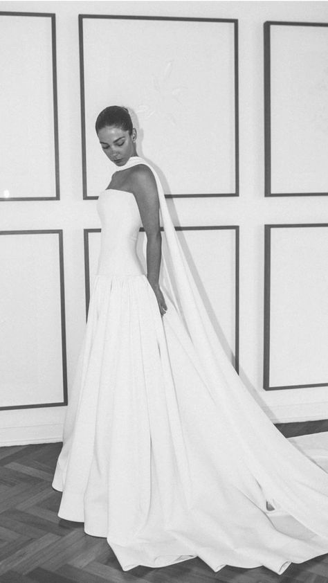 Timeless Wedding Dress, Classy Wedding Dress, Pretty Wedding Dresses, Dream Wedding Ideas Dresses, Classy Wedding, A Wedding Dress, Wedding Mood, Dreamy Wedding, Elegant Wedding Dress