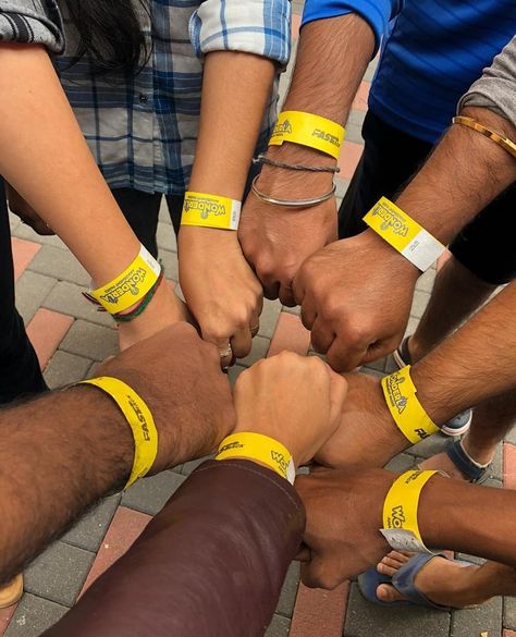 Power Rangers... Wonderla 😆 . . . #Wonderla #Throwback #Jamkaais #BestBuddies #PowerRangers #AFunDay #AdventurePark #WaterPark #Pose #Story… Photo Ideas At Waterpark, Poses For Water Park, Waterpark Instagram Story, Poses In Waterpark, Water Park Poses, Water Park Instagram Story, Water Park Picture Ideas, Waterpark Picture Ideas, Waterpark Poses