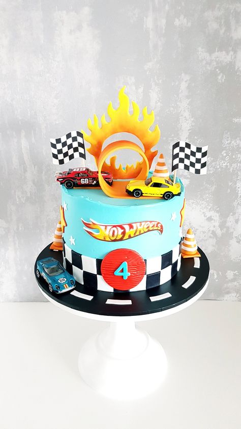 Hot Wheels Number Cake, Pastel Hot Wheels, Hot Wheels Birthday Party Ideas Cake, Hot Wheels Cake Ideas, Hotwheels Birthday Cake, Liverpool Cake, Hot Wheels Themed Birthday Party, Bolo Hot Wheels, Hot Wheels Cake