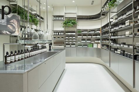 torafu architects sets tokyo's aesop store within a laboratory setting Aesop Shop, Home Laboratory, Aesop Store, Cosmetics Laboratory, Tokyo Midtown, Laboratory Design, Lab Design, Magnolia Market, Retail Interior