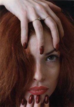 Zoe Lund, Velvet Goldmine, 60s Hair, Natalia Romanova, Animal Magnetism, Stylish Lady, Her Nails, Vintage Icons, Messy Hair