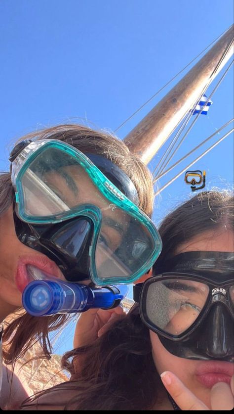 Snorkeling Photo Ideas, Vacation Story Ideas, Snorkeling Aesthetic, Scuba Mask, Summer Picture Poses, Shotting Photo, Ocean Vibes, Summer Goals, Summer Friends