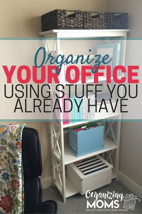 Tips and tricks for organizing your office using stuff you already have. Create your own makeshift office space, and boost your productivity by getting organized! Organisation, Declutter Office Space, Diy Home Office Organization Ideas, Office Decluttering, Organize Paperwork, Small Office Organization, Mom Office, Diy Organizers, Organize Office Space