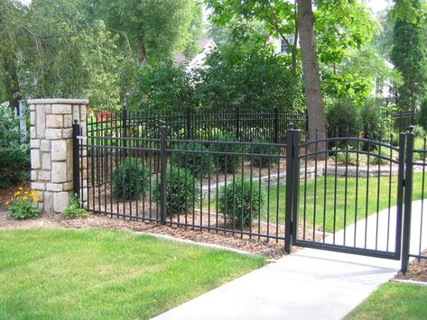 Aluminum Fences - Transitional - Landscape - Minneapolis - by Dakota Unlimited | Houzz Aluminum Fence Landscaping, Wrought Iron Fence, Aluminum Fencing, Modern Fence Design, Front Fence, Types Of Fences, Fence Styles, Front Yard Fence, Wrought Iron Fences