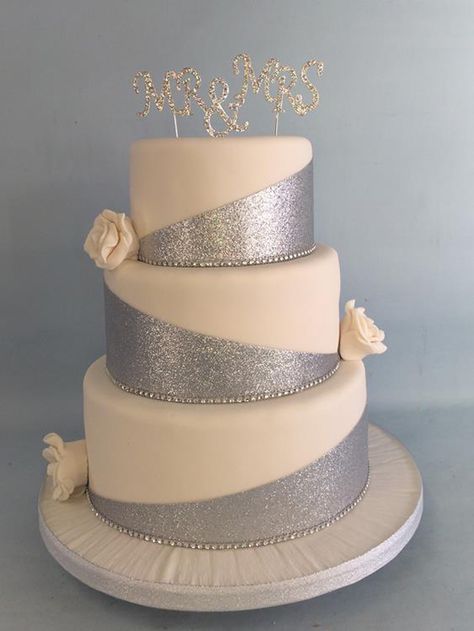 Sparkly Wedding Cakes, Glitter Wedding Cake, Glittery Wedding, Metallic Wedding Cakes, How To Make Wedding Cake, Funny Wedding Cakes, Silver Wedding Cake, Metallic Wedding, Romantic Wedding Cake