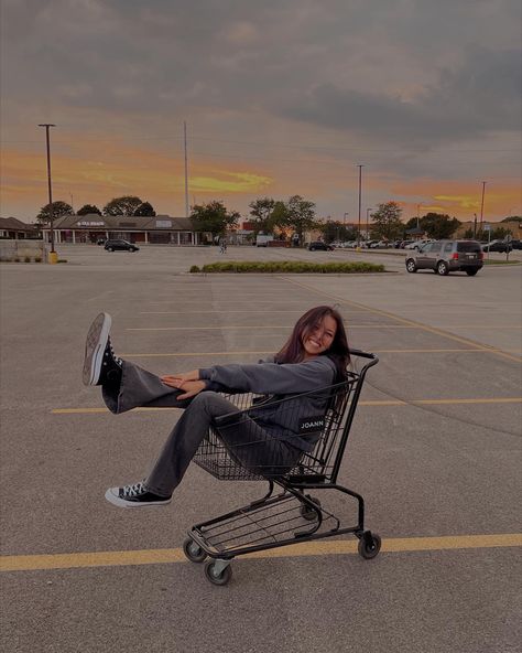 aesthetic parking lot pictures taken in a grocery cart with outfit inspiration with converse Aesthetic Everyday Pictures, Grocery Cart Photoshoot, Cart Photoshoot, Walmart Aesthetic Pictures, Grocery Cart Aesthetic, Shopping Cart Poses, Parking Lot Pictures, Person In Shopping Cart Reference, Sitting In Shopping Cart