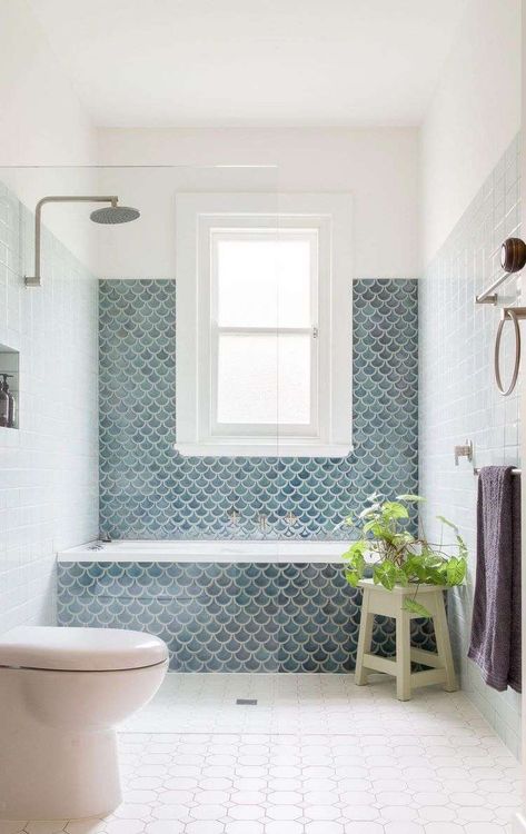 bathroom tile ideas fish scale pattern decorative wall Drømme Bad, Makeover Kamar Mandi, Fish Scale Tile, Sustainable Interior Design, Small Bathtub, Bad Inspiration, Upstairs Bathrooms, Bathroom Renos, Bathroom Tile