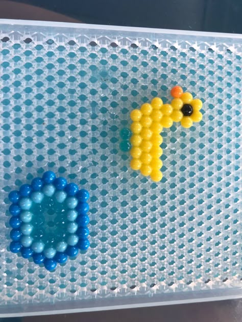 Aqua Bead Ideas, Aqua Beads Ideas, Aquabeads Ideas, Easy Diy Halloween Decorations, Abstract Art Diy, Aqua Beads, Bead Charms Diy, Water Beads, Easy Diy Halloween