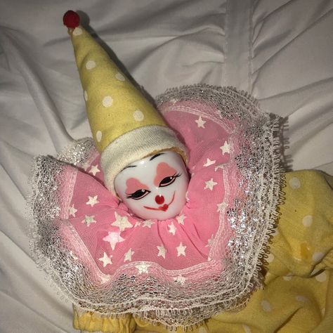 Clown Vintage, Clown Clothes, Clown Shoes, Vintage Clown, Shoes Vintage, My Birthday, Vintage Toys, Tumblr