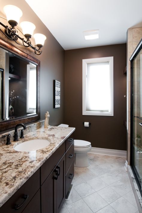 17 Inspiring Brown Bathroom Ideas You Will Love | Interior God Brown Bathroom Paint, Dark Brown Bathroom, Room Paint Designs, Makeover Kamar Mandi, Small Shower Room, Gold Bad, Brown Bathroom Ideas, Painting Bathroom Cabinets, Brown Bathroom Decor