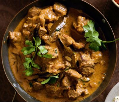 Lamb cooked with Black Pepper and Coconut Milk West Indian Curry, Curry Lamb, Lamb Curry Recipes, Mutton Curry Recipe, Coconut Curry Recipes, Culinary Cooking, Meat And Vegetables, Lamb Curry, Slow Cooked Lamb