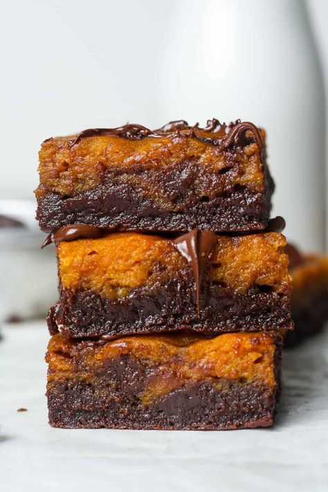 Pumpkin Brownies - Organically Addison Fall Brownies, Autumn Chocolate, Pumpkin Swirl Brownies, Organically Addison, Pumpkin Brownies, Sugar Free Chocolate Chips, Homemade Brownies, Brownie Recipe, Fudge Brownies