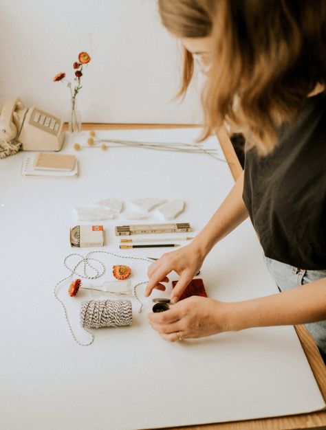 Six Years of Flatlays + Advice for Flatlay-Styling Beginners — Chez Núñez How To Flatlay Photography, Home Decor Flatlay, Photographing Flat Lays, Sewing Branding Photos, Product Branding Photoshoot, Art Flatlay Ideas, Branding Flatlay, Crafting Photoshoot, Sewing Photoshoot