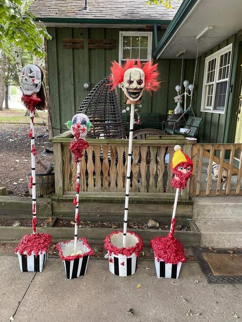 Clown Halloween Decorations, Clowns Halloween Decorations, Diy Halloween Dekoration, Fun Diy Halloween Decorations, Halloween Decorations Ideas, Unique Halloween Decorations, Dekorasi Halloween, Creepy Carnival, Halloween Circus