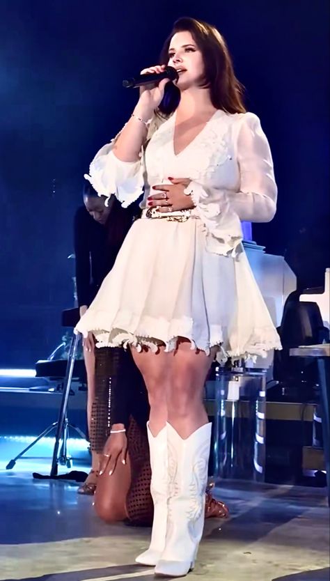 #lanadelrey #lana #lanadelreyaesthetic #lanadelreyfandom #concert #aesthetic #mother Lana Del Rey Babydoll Dress, 1960s Coquette, Lana Outfits, Wildflower Wildfire, Lana Concert, Aesthetic Mother, Ocean Blvd, Coquette Style, Concert Aesthetic