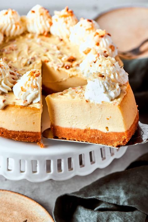 Cottage Cheese Cheesecake Cottage Cheese Cheesecake, Healthy Cheesecake Recipes, Caramel Cashew, Cashew Cheesecake, Cheesecake With Whipped Cream, Cheesecake Caramel, Salty Desserts, Impressive Dessert, Vanilla Bean Cheesecake